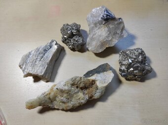 PRODÁM  VYBRANÉ MINERÁLY - 3