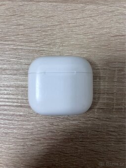 AirPods 4 - 3