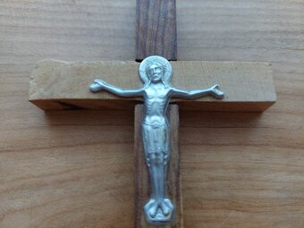 Nový dřevěný křížek olivovníku, Ježíš Kristus na kříži SLEVA - 3