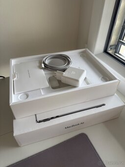 MacBook Air 13" M3/256GB - 3