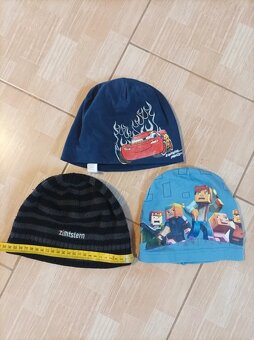 Chlaplecké podzimní/jarní a zimní čepice vel. 5-9let - 3