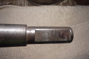 Příslušenství k soustruhu: vrták, nože, - 3