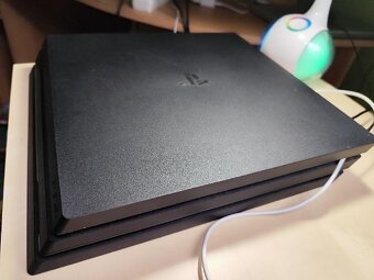 PLAYSTATION 4 PRO, 1 TB - 3