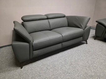 Nová kožená elektricky polohovací sedačka DANAE - 3