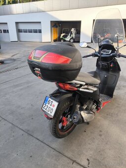 Aprilia Spotrcity 250 ie - 3