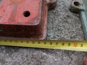 litinová základna - 3