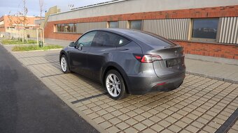 Tesla Model Y Long Range 4WD - 3