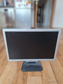 Monitory 17" a 19" - 3