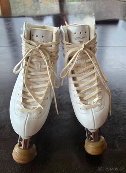 Kolečkové krasobrusle inline - 3