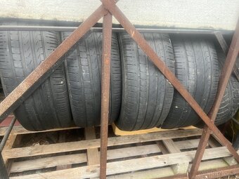 Prodám pneu 235/55R18 - 3