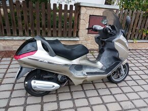 Piaggio x8 200 - 3