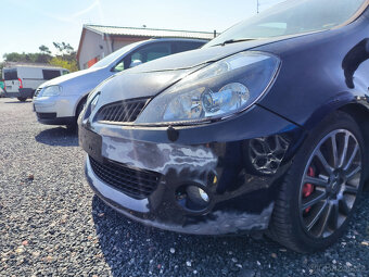 Přední nárazník Clio III RS originální s otvory na ostřiky - 3