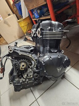 Triumph bonneville 900 motor - 3