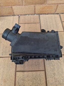 Kryt vzduchového filtru Volkswagen Golf 4 1.8 20V 1J0129607L - 3