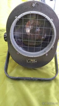 Staré divadelní reflektory - 3