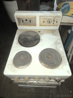 Starý elektrický sporák - 3
