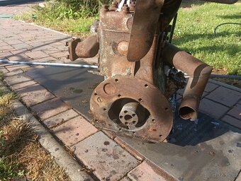 Škoda Popular motor - 3