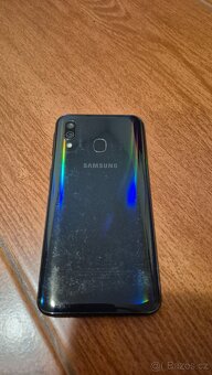 Samsung Galaxy A40 = 64GB - 3