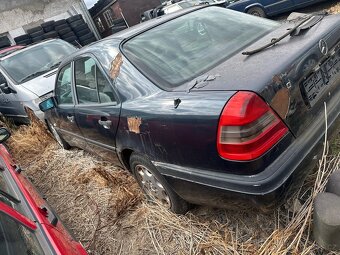 Díly MB w202 c200d - 3