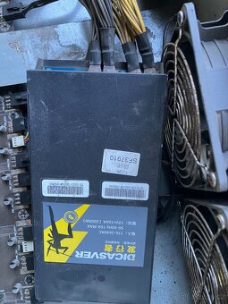 těžební rig na kryptoměny - mining rig - 3