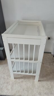 Přebalovací pult s příslušenstvím - 3