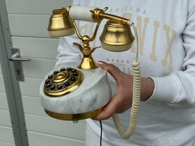 Onyxový bílý telefon - 3