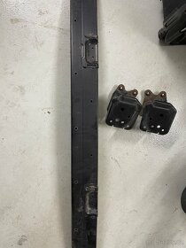 Výztuha zadního nárazníku Toyota Rav 4 - 3