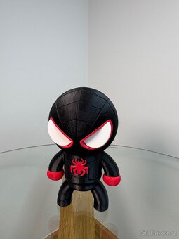 Figurka superhrdiny – ručně tištěná na 3D tiskárně - 3
