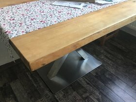 Masivní stůl 140cm - 3