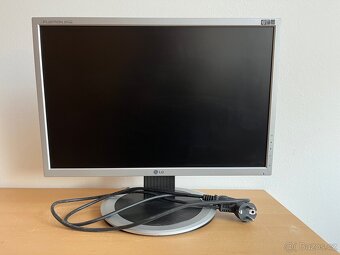 Monitor LG - 3
