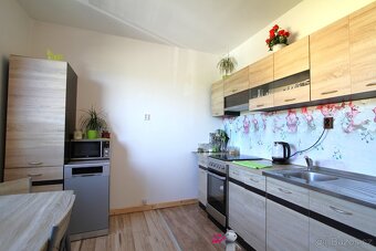 Prodej bytu 4+1 s lodžií, šatnou, 88 m2 - Teplá centrum - 3