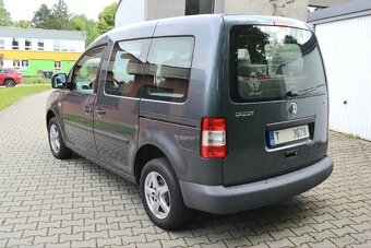 Volkswagen Caddy Life 1.4Mpi 59kw 7míst rok 2009 - 3