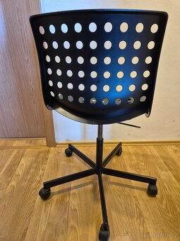 2 černé kancelářské židle IKEA SKALBERG (602.606.03) - 3