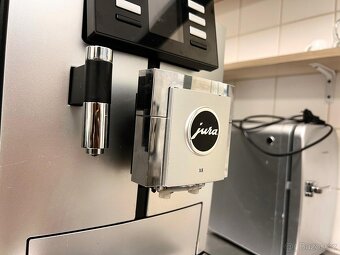 Kávovar značky Jura X8 - 3
