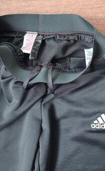 2 ks sportovní tepláky Adidas vel. 150 - 3
