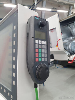 Obráběcí centra - vertikální C 22 U - 3