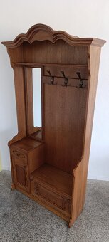 Předsíňová stěna, nábytek z masívu, věšáky, botník - 3