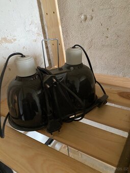 Akvarium a nahřívací lampa - 3