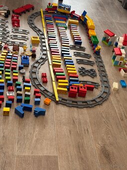 LEGO DUPLO – vlak, koleje, výhybky, kostky, farma, zvířata - 3