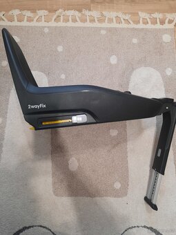 Autosedačka Maxi-Cosi se základnou - 3