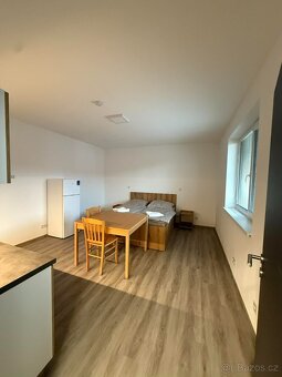 Byt k pronájmu - Roudná - 3