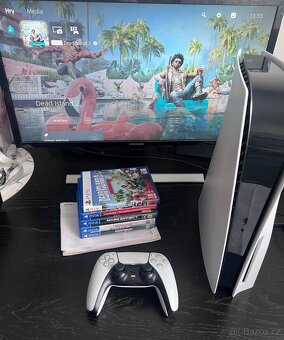 PS5 s mechanikou + 5 her + příslušenství - 3