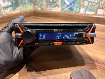 Sony CDX‑G1101U – CD / MP3 / USB / AUX – plně funkční - 3