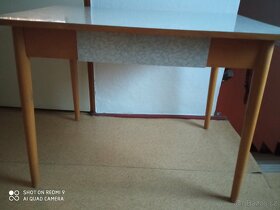 Kuchyňský stůl + židle - 3