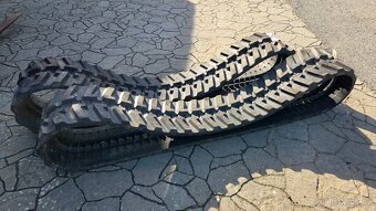 Prodám zánovní minirypadlo CAT 304e2 CR 4t - 3