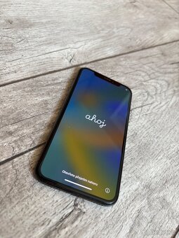 iPhone X 64GB - černý - 3