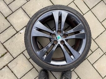 FABIA II RS orig. ALU sada+zánovní letní PIRELLI 205/40 17 - 3