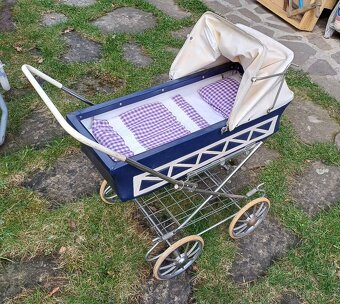 Pěkný kočárek na panenky - 3