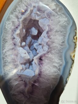 Achát na stojanku - 3