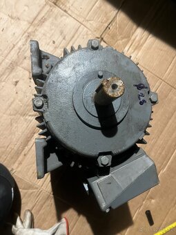 Prodám Elektromotor 1.1kw 1700ot. - 3